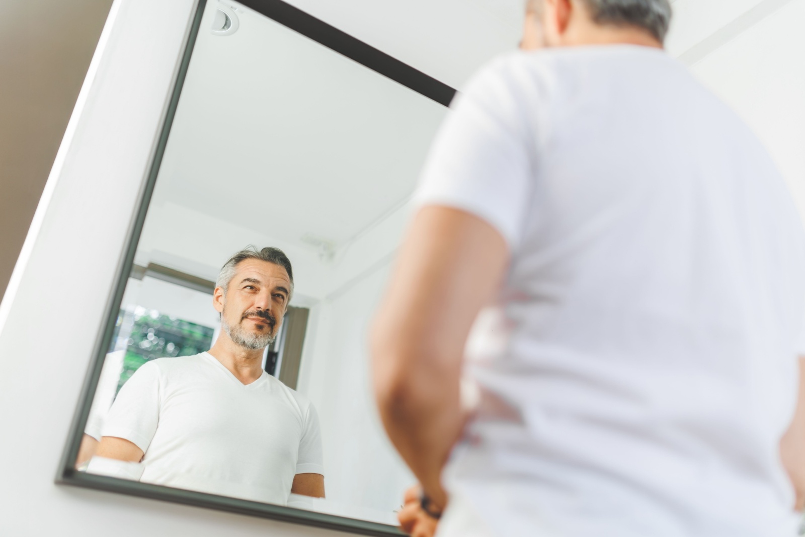 Rediscovering Confidence: Grooming Tips for Recently Single Men